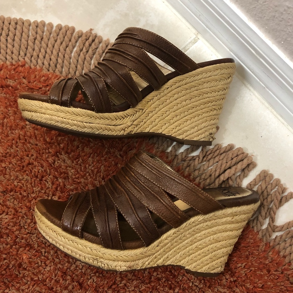 Sofft  Leather Peeptoe Espadrille